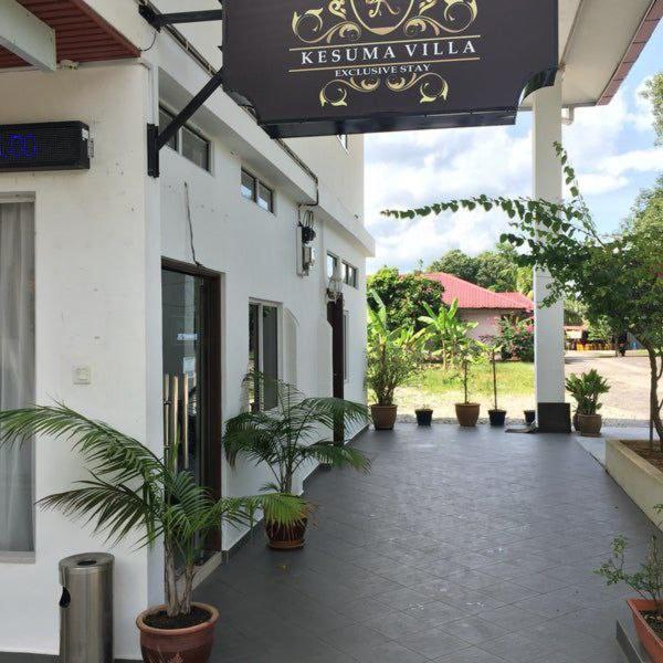 New Kesuma Villa Exclusive Stay Parit Raja Exterior foto